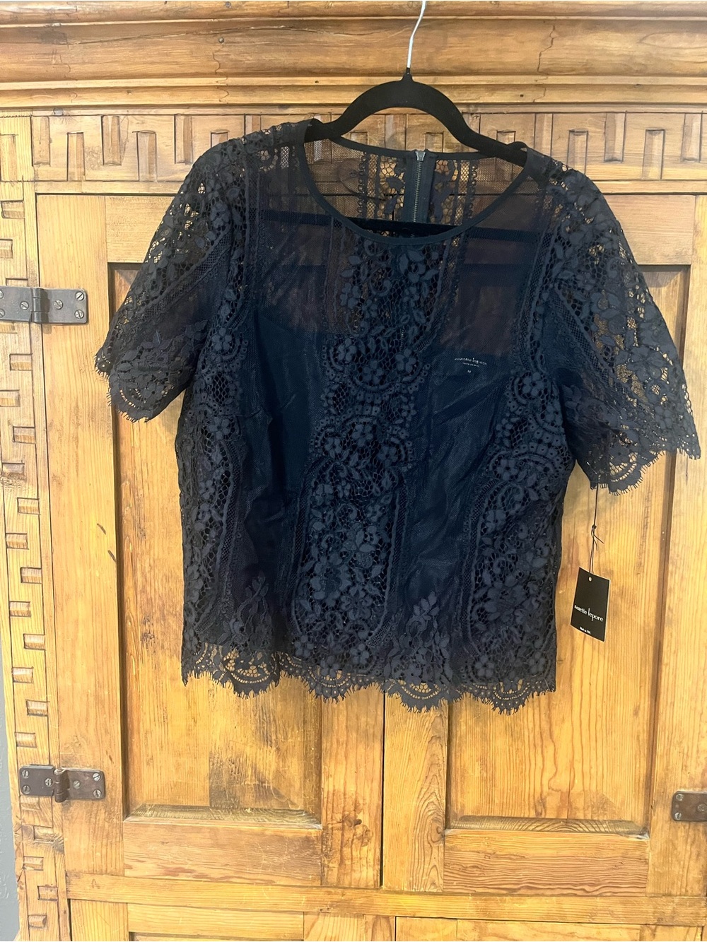 NANETTE LAPORE NWT Lace Overlay Short Sleeve Top - Black